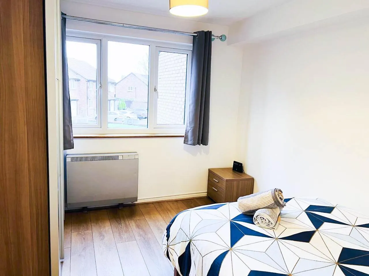 Lovely 2 Bedroom Flat With Free Parking, Great Transport Links To Central London, The Excel Centre, Canary Wharf And The O2! Appartamento
