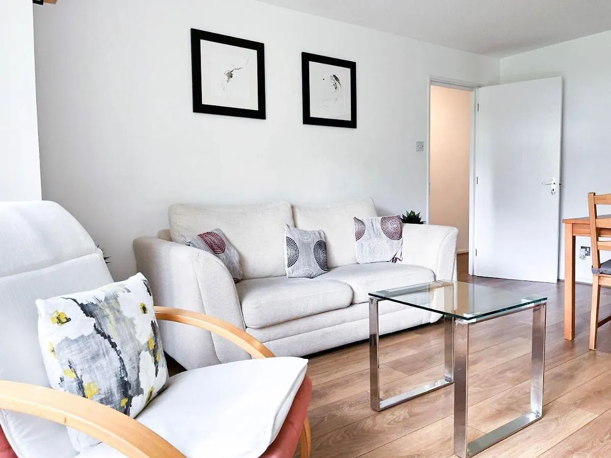 公寓 Lovely 2 Bedroom Flat With Free Parking, Great Transport Links To Central London, The Excel Centre, Canary Wharf And The O2!